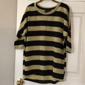 Women’s Tunic Size Large. NWOT